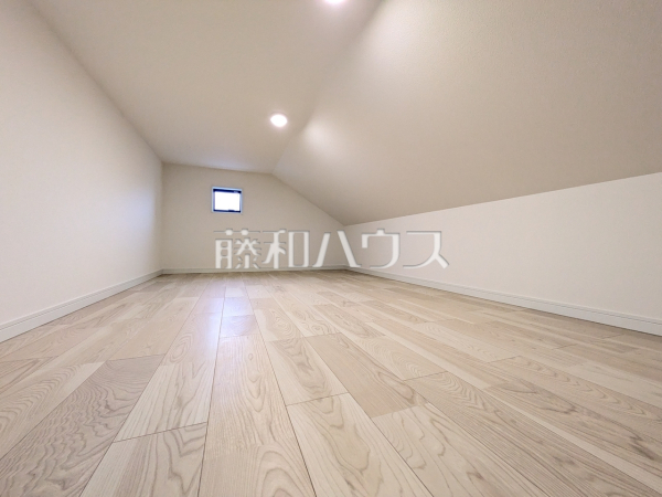 小屋裏収納庫 【杉並区高円寺北4丁目】 小屋裏収納庫 【杉並区高円寺北4丁目】