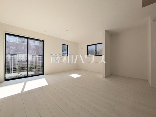 1号棟　リビング　【世田谷区喜多見１丁目】