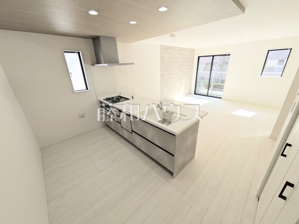 1号棟　キッチン　【世田谷区喜多見１丁目】