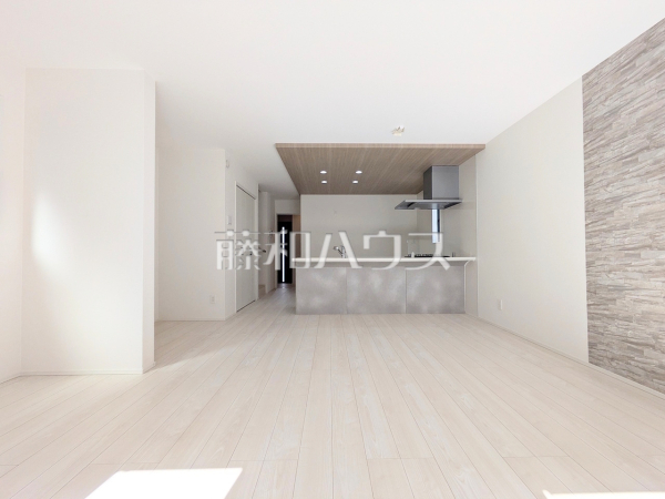 1号棟　リビング　【世田谷区喜多見１丁目】