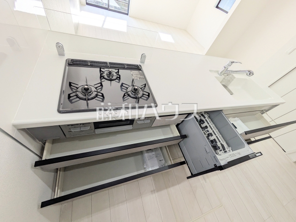 1号棟　キッチン　【世田谷区喜多見１丁目】