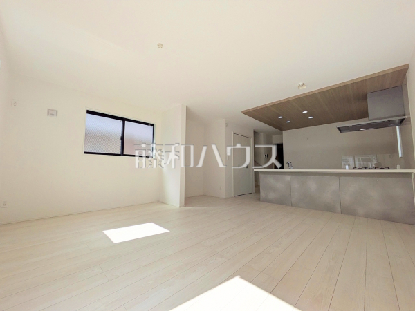 1号棟　リビング　【世田谷区喜多見１丁目】