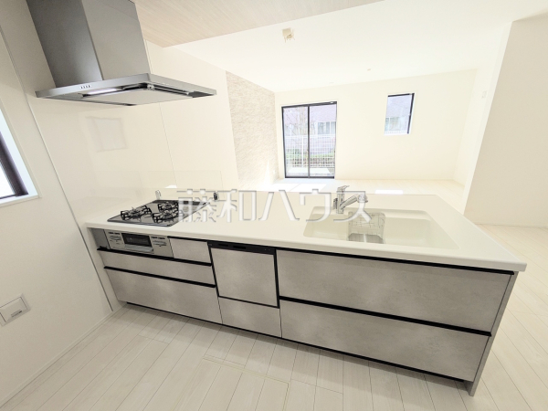 1号棟　キッチン　【世田谷区喜多見１丁目】