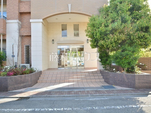 エントランス　【ルイシャトレ府中フェアリーコート】