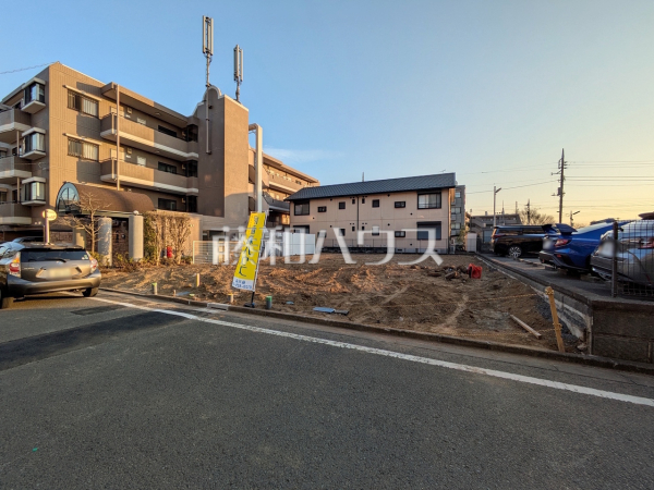 ≪現場風景≫LDK17帖＋5部屋と家族が増えても住み続けられるお家です　　【世田谷区喜多見１丁目】