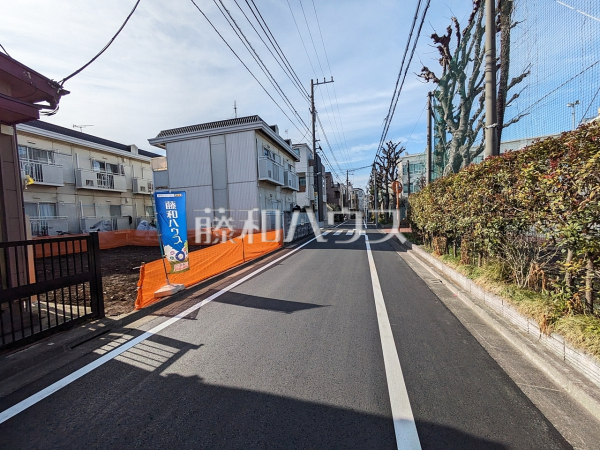接道状況および現場風景 【中野区南台4丁目】 接道状況および現場風景 【中野区南台4丁目】