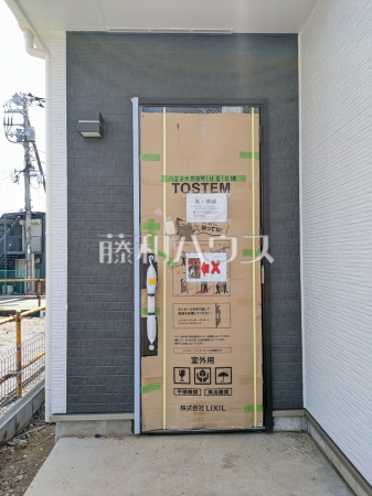 B号棟　玄関　【八王子市大和田町１丁目】