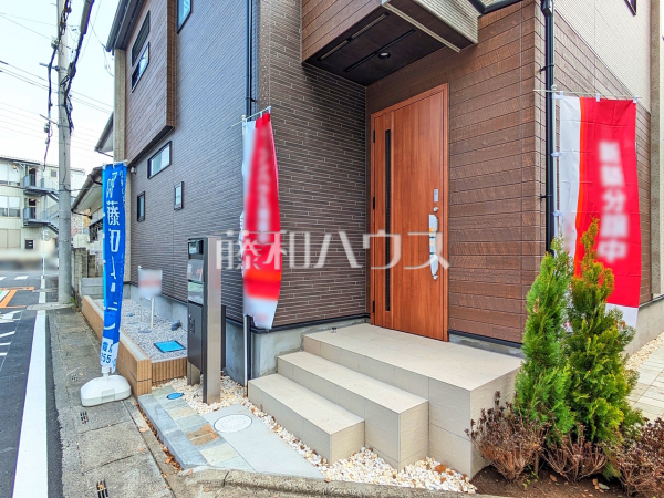 玄関　【志木市上宗岡３丁目】