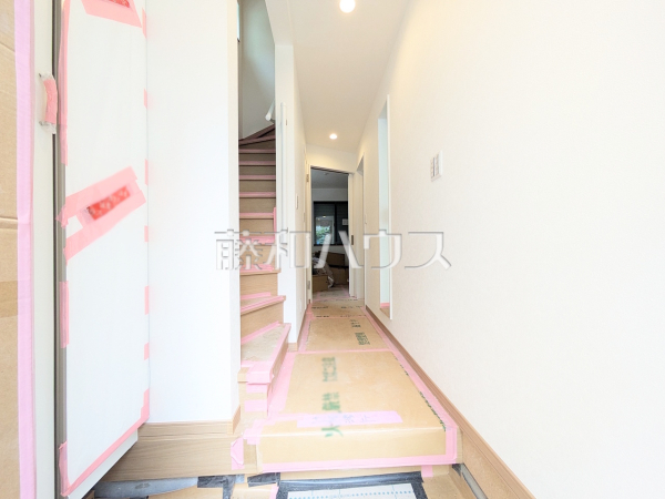 玄関　【和光市白子2丁目】