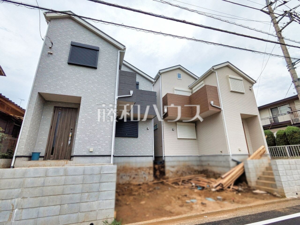 現場風景【所沢市中新井５丁目】 建物のプレゼンをさせていただきますので、実際の完成イメージを思い描いていただくことができます。お気軽にお問合せ下さい。 