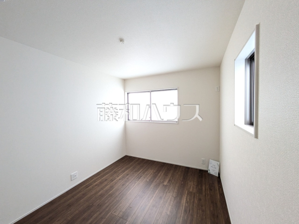 2号棟　居室　【うるま市字高江洲】