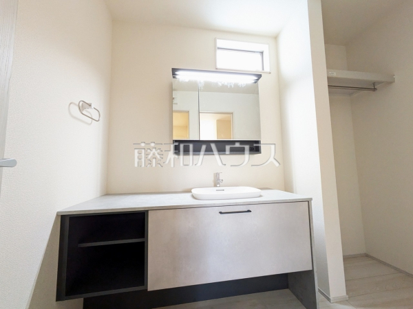 3号棟　洗面室　【うるま市字高江洲】