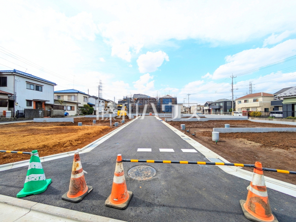 接道状況および現場風景　【新座市栄２丁目】