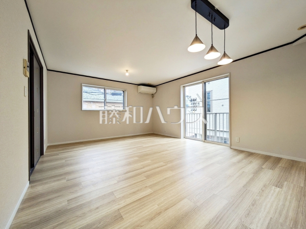 2F　リビング　【日野市万願寺２丁目】