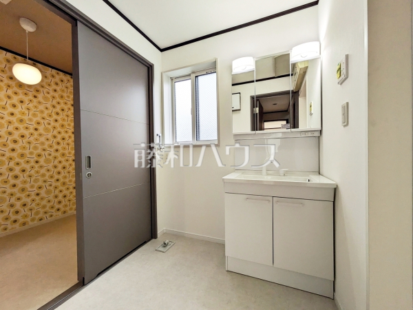 2F　洗面室　【日野市万願寺２丁目】
