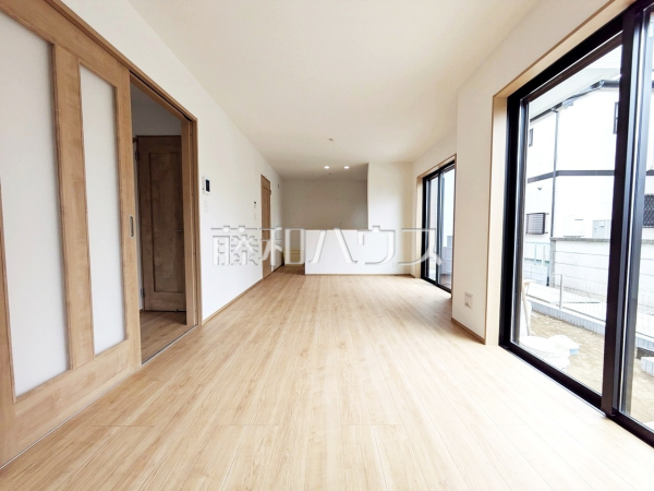 A号棟　リビング　【調布市深大寺北町６丁目】