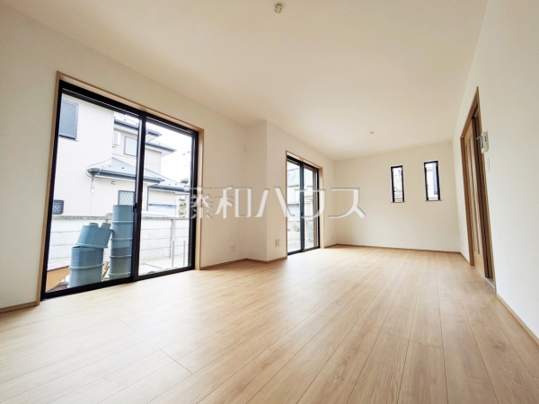 A号棟　リビング　【調布市深大寺北町６丁目】