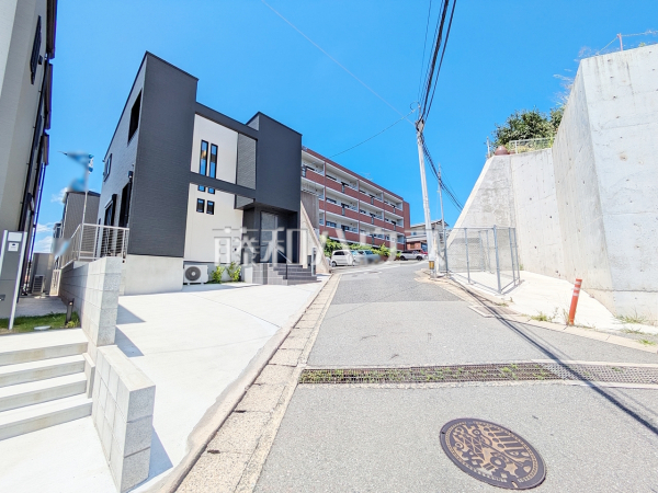 1号棟　接道状況および現場風景　【福岡市東区香椎駅東３丁目】