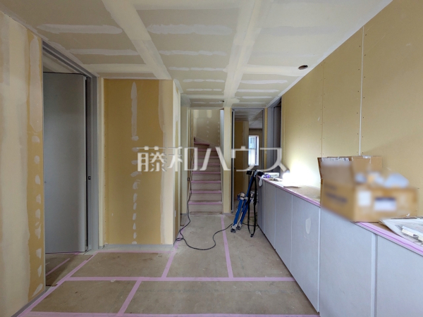 1号棟　玄関　【杉並区和泉３丁目】