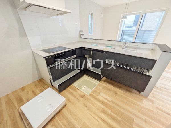 2号棟　キッチン　【福岡市南区長住６丁目】