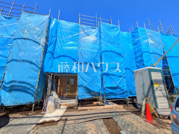 ≪C号棟　外観≫来客時や駐輪スペースとしても利用可能なカースペース2台可（車種による）【府中市西府町３丁目】