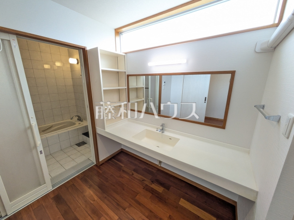 洗面室　【那覇市古島２丁目】