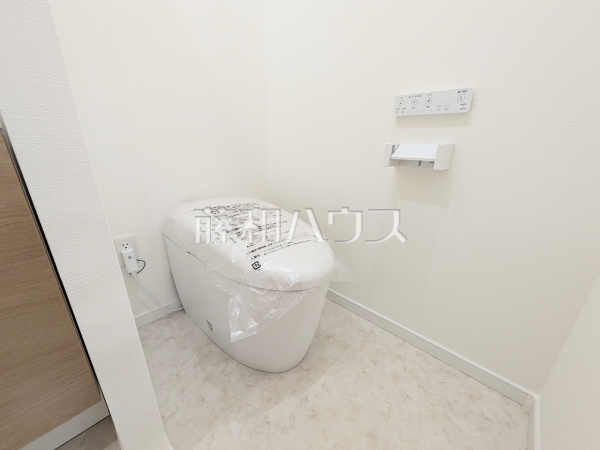 B号棟　トイレ　【世田谷区八幡山２丁目】