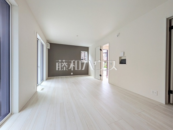 リビング　【小平市仲町】
