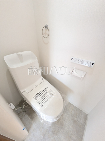 トイレ　【ライオンズマンション泊3丁目第3】