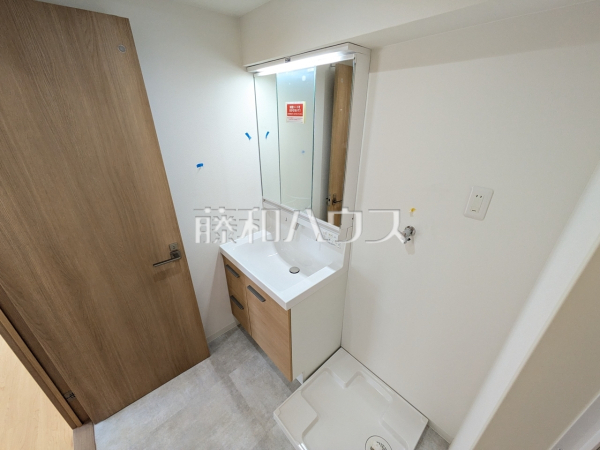 洗面室　【ライオンズマンション泊3丁目第3】