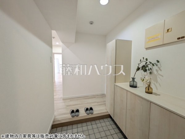 玄関　【グランシャトレ松尾】