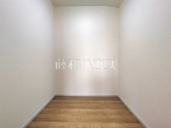 収納　【西東京市芝久保町１丁目】