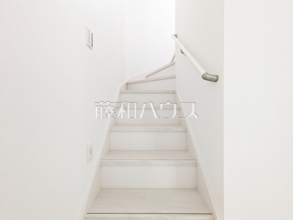 階段　【小平市中島町】