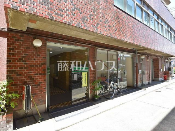≪エントランス≫住まう方をやさしく出迎えるエントランス　　【メゾン藤】