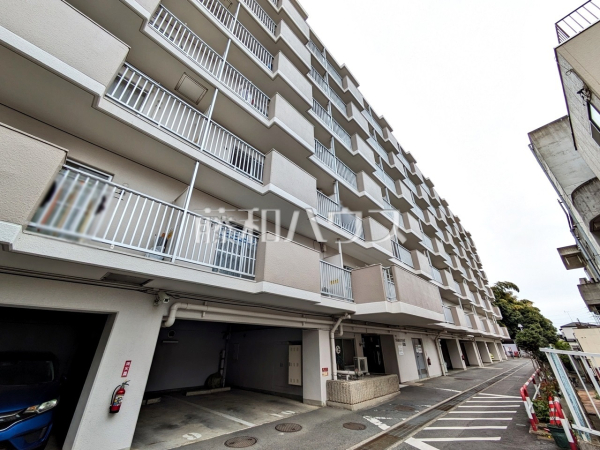 駐車場　【シャルマンコーポ朝霞】