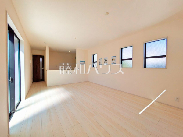 1号棟　リビング　【東久留米市前沢５丁目】