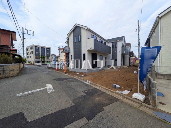 接道状況および現場風景　【東大和市中央４丁目】
平日のご案内も可能です。まずはお気軽にお問合せ下さいませ。