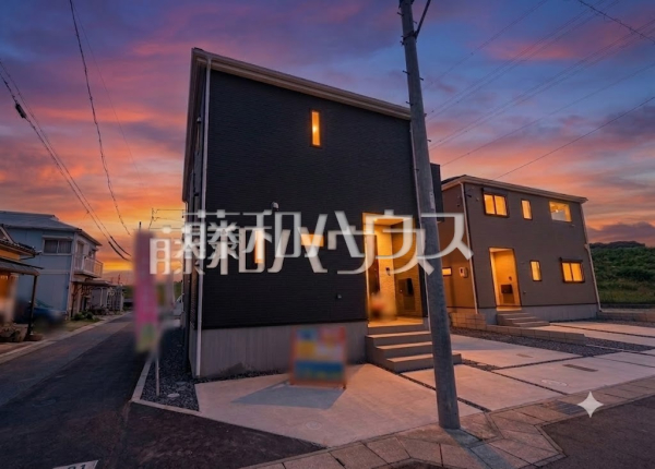 ※背景の空をCG合成しております。建物は照明付き販売ではございません。