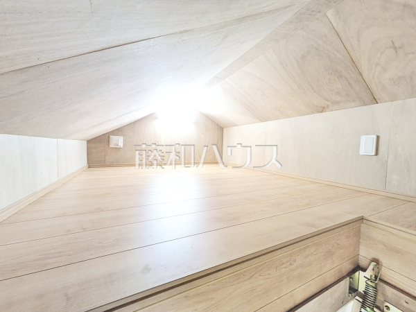 小屋裏収納庫　【西東京市芝久保町５丁目】