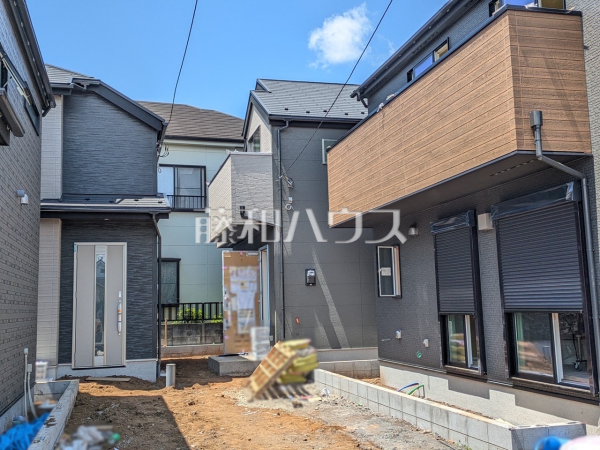 2号棟　外観(写真奥)　【立川市栄町２丁目】