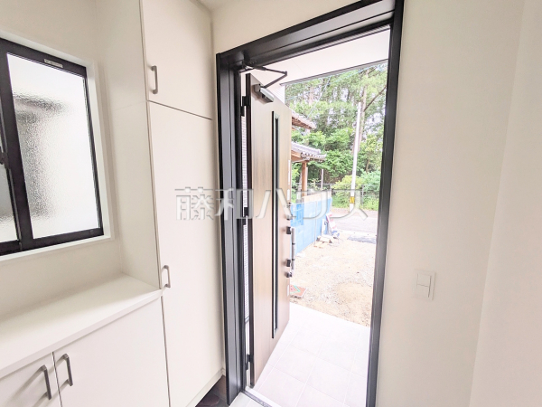 玄関　【福岡市西区生の松原１丁目】