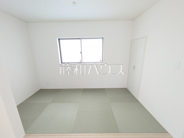 1号棟　リビング内のタタミコーナー　【うるま市与那城屋慶名】