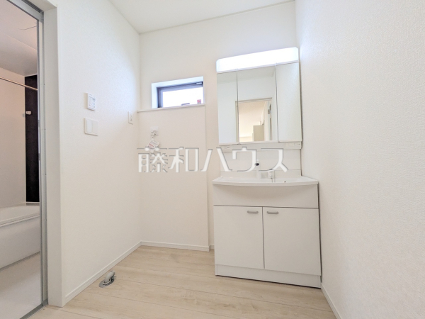 4号棟　洗面室　【うるま市与那城屋慶名】