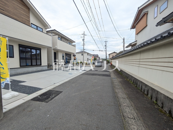 接道状況および現場風景　【春日井市上条町１０丁目】