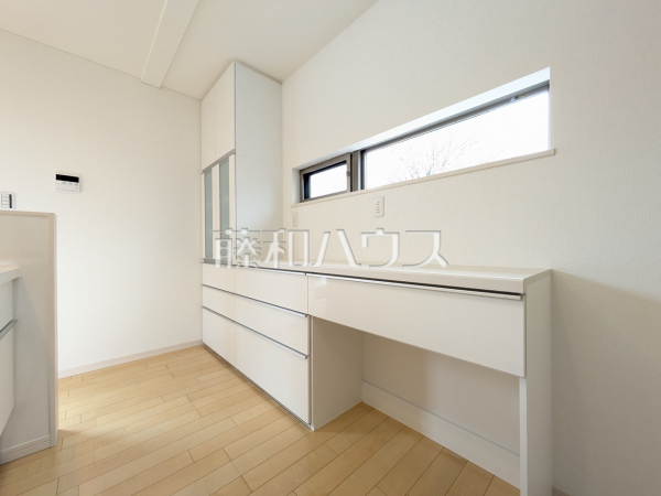 カップボード　【志木市柏町１丁目】