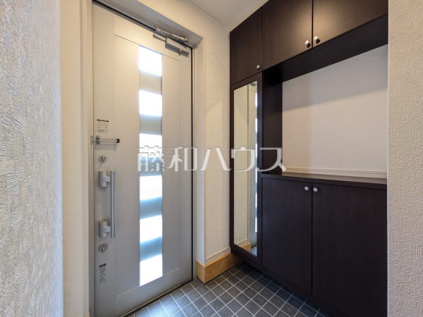玄関ホール　【志木市柏町１丁目】