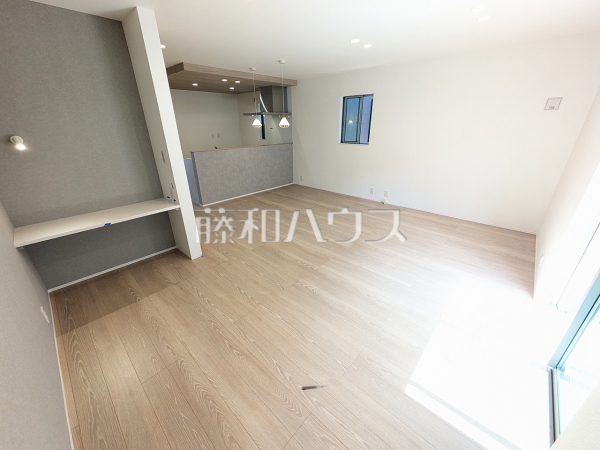 1号棟　リビング　【春日井市高山町２丁目】