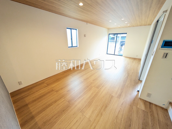 3号棟　リビング　【春日井市高山町２丁目】