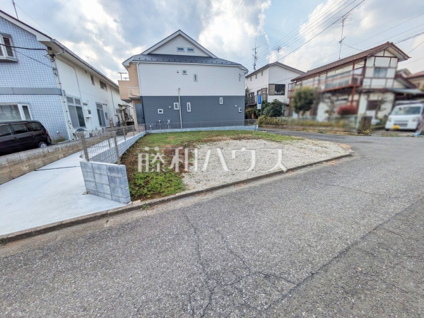 現地写真　【東大和市清水４丁目】建築条件はございませんので、ライフスタイルに合わせた自由なマイホームづくりが可能です　