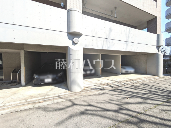 駐車場　【 コンファーレ田無】